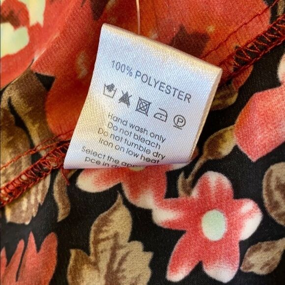 Glamorous red floral collared button up tank top | Sz XS - Picture 5 of 7